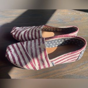 Tom’s women’s size 6.5